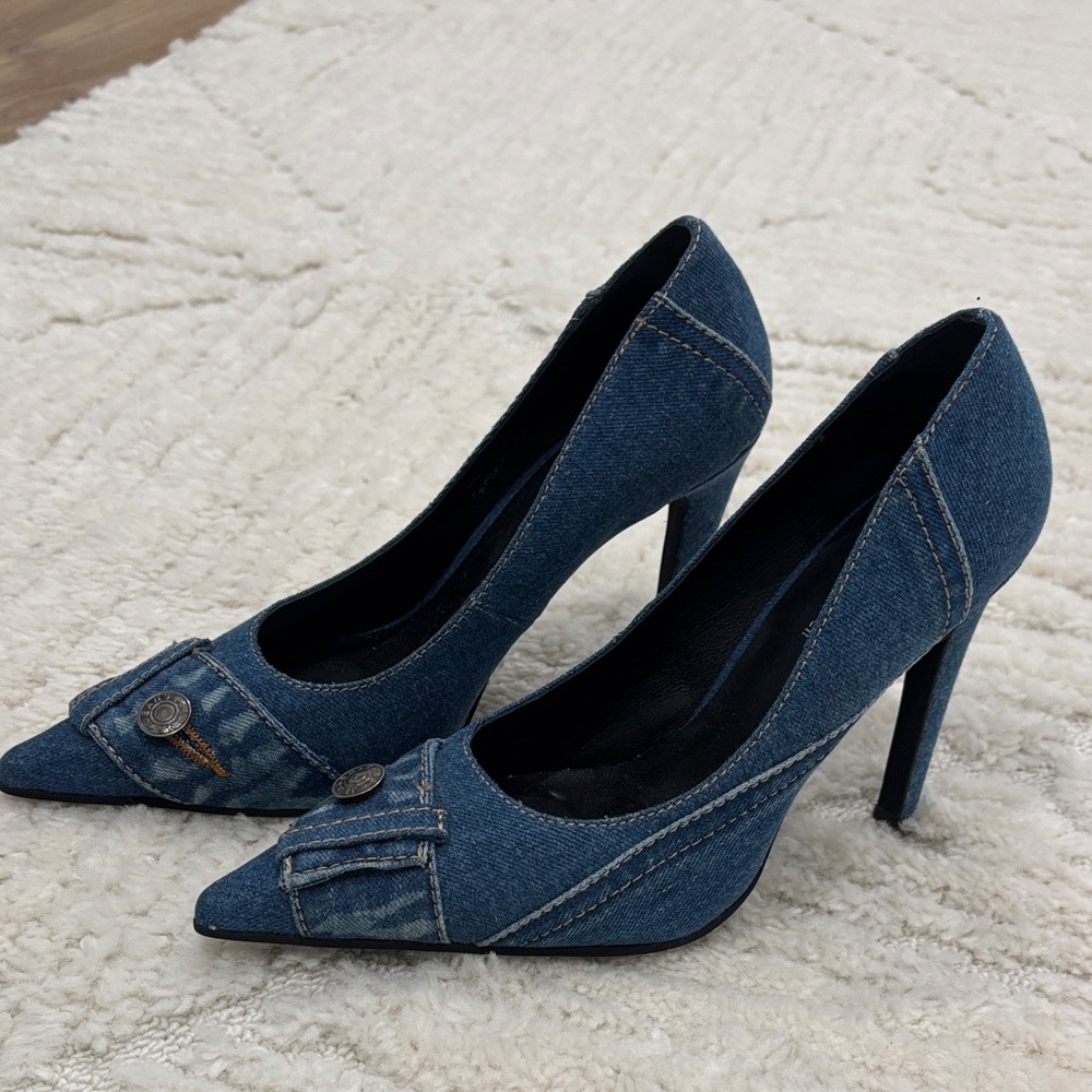 Jeffery Campbell Bermuda Pump - Picture 2 of 6
